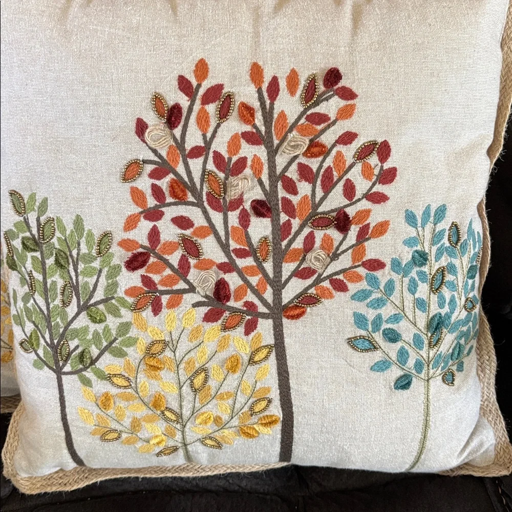 PIER 1 🍁 Fall trees throw pillows - Picture 2 of 6